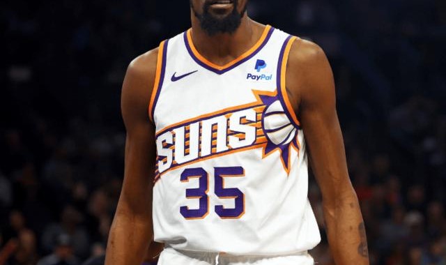 篮球直播-GOAT讨论凭啥不带我？KD背靠背轰40+ 跳投绝杀公牛