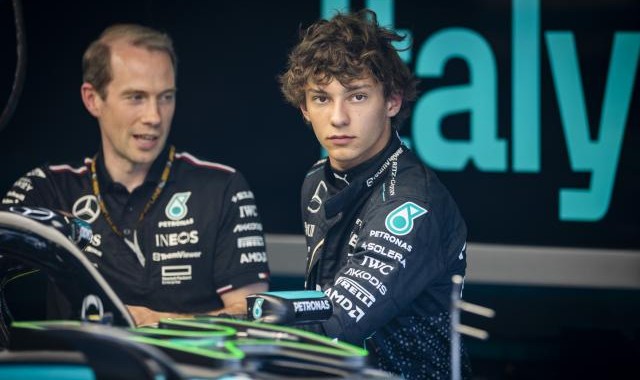 足球直播-安东内利将接班汉密尔顿 梅奔为何信任18岁“神童”