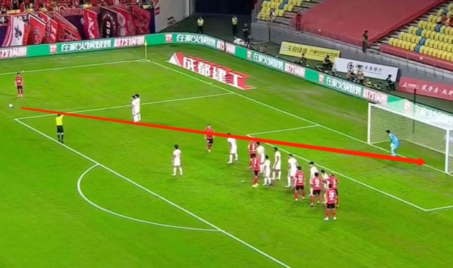 赛季第10球！30岁韦世豪20米任意球暴力抽射破门 或成国足新箭头