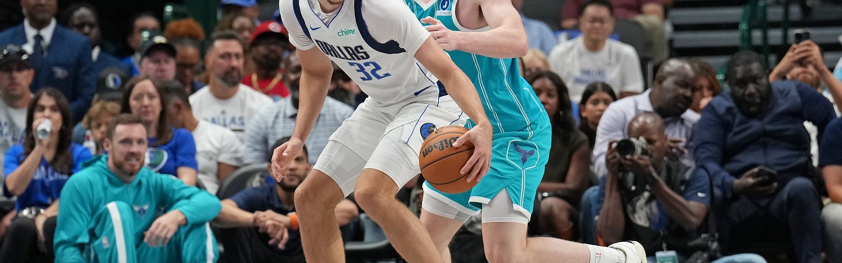 足球直播-【菜鸟】绝代双骄！弗拉格26分10板8助3断1帽 克尼佩尔18分8板3助