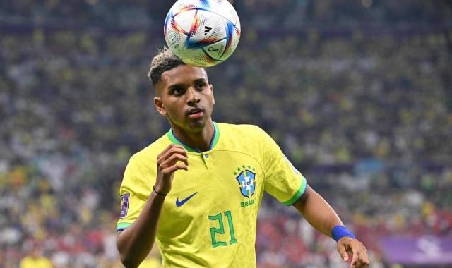 篮球直播-内马尔踢不了 谁来顶替他？巴西网民偏爱罗德里戈！