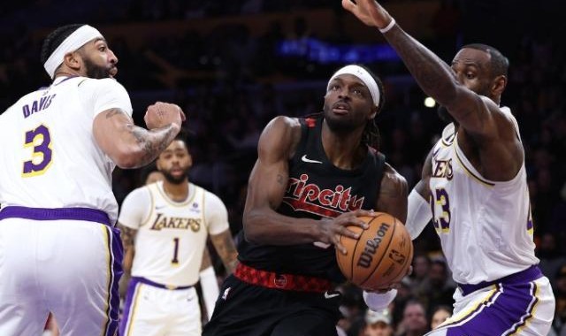 坐吃山空还是孤注一掷？第三星问题仍在困扰湖人